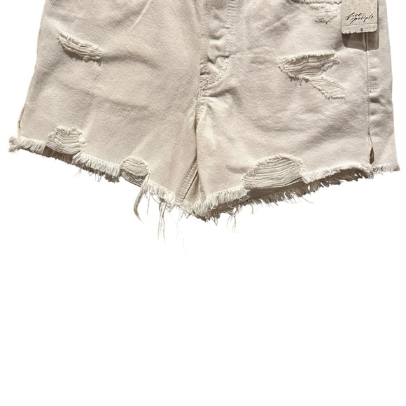 Free People We The Free Shorts Button Fly White Distressed Cut Off Sz 25 NWT - Picture 3 of 10